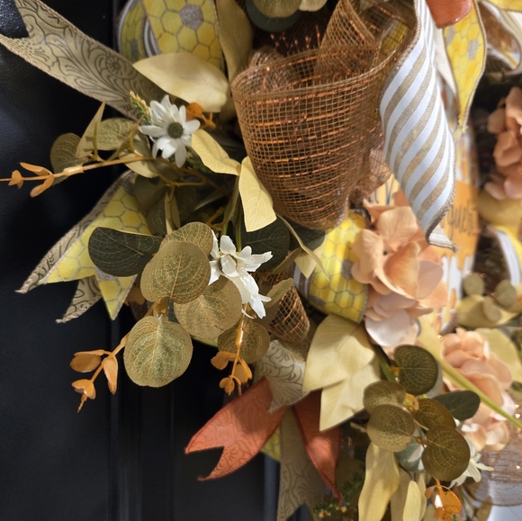 Bee Wreath with Bronze and Yellow Accents - Picture 4 of 4